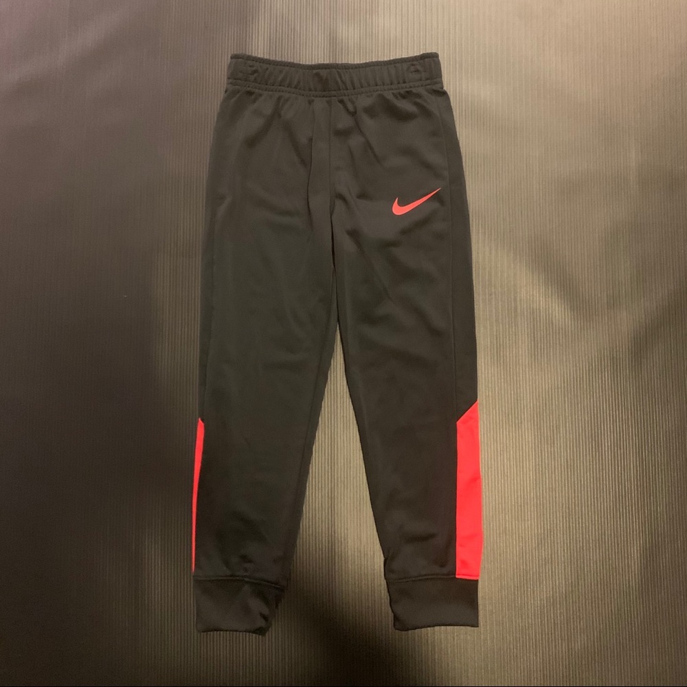 Boys Nike Top and bottom